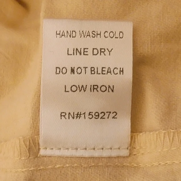 12. GiGiO Sleeveless Beige Blouse Sz M - Picture 6 of 7